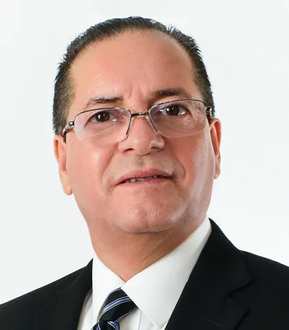 C.P. y L.D. Fausto Hernández Loaiza